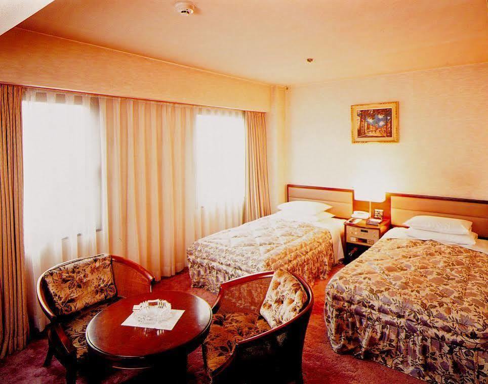 Hotel Route-Inn Grand Tokyo Toyocho Bagian luar foto