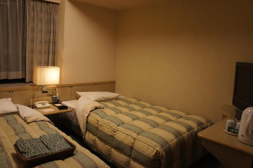 Hotel Route-Inn Grand Tokyo Toyocho Bagian luar foto